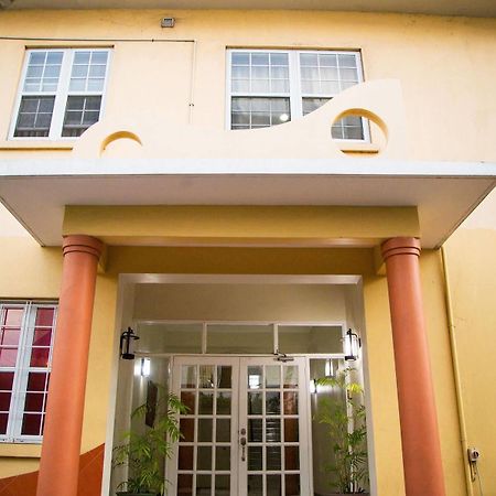 New Kingston Guest Apartment At Westbury מראה חיצוני תמונה