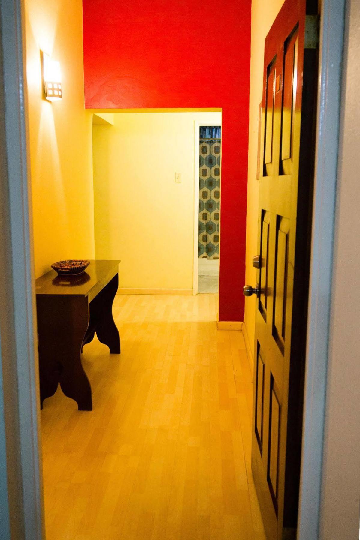 New Kingston Guest Apartment At Westbury מראה חיצוני תמונה